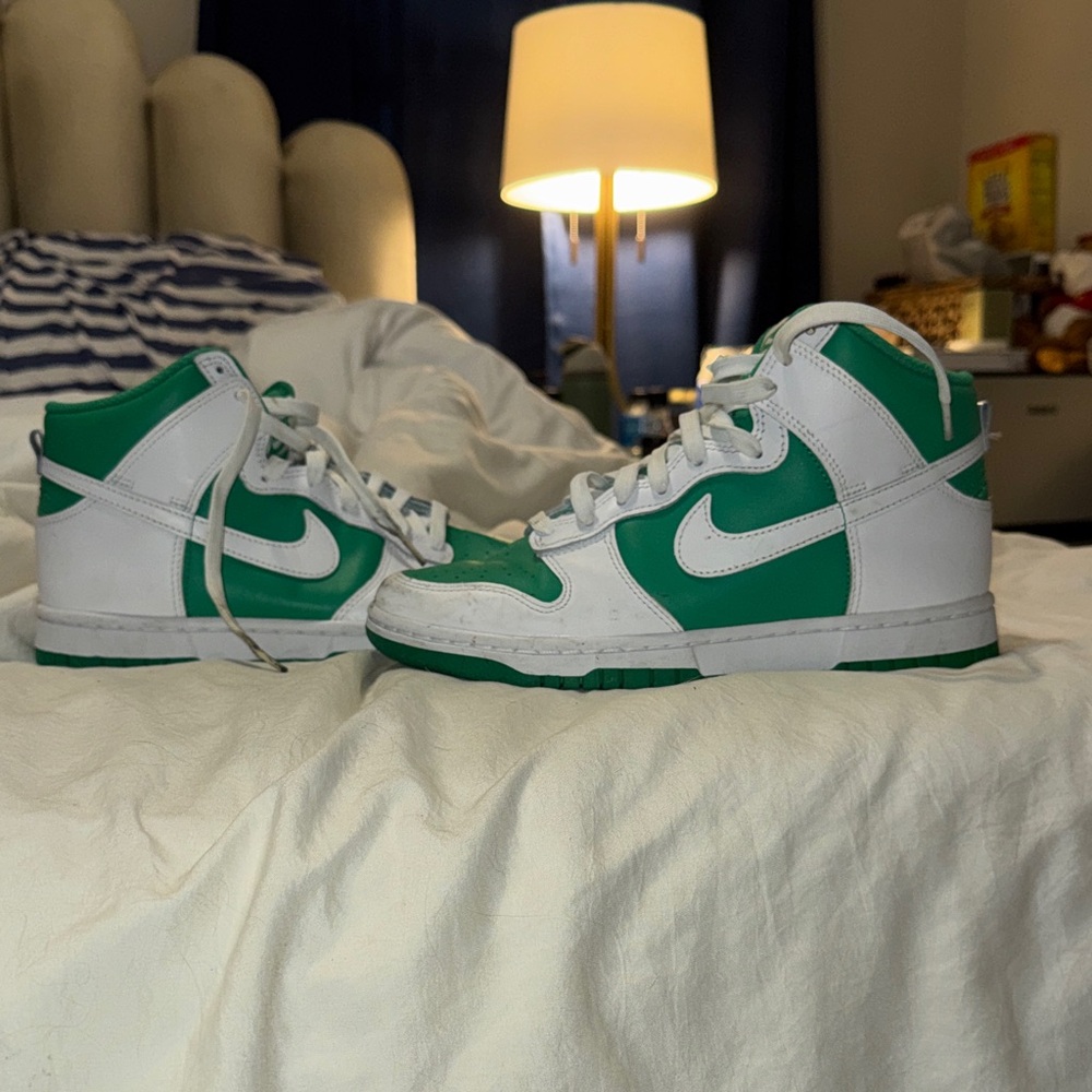 Nike dunk high retro in “pine green white”